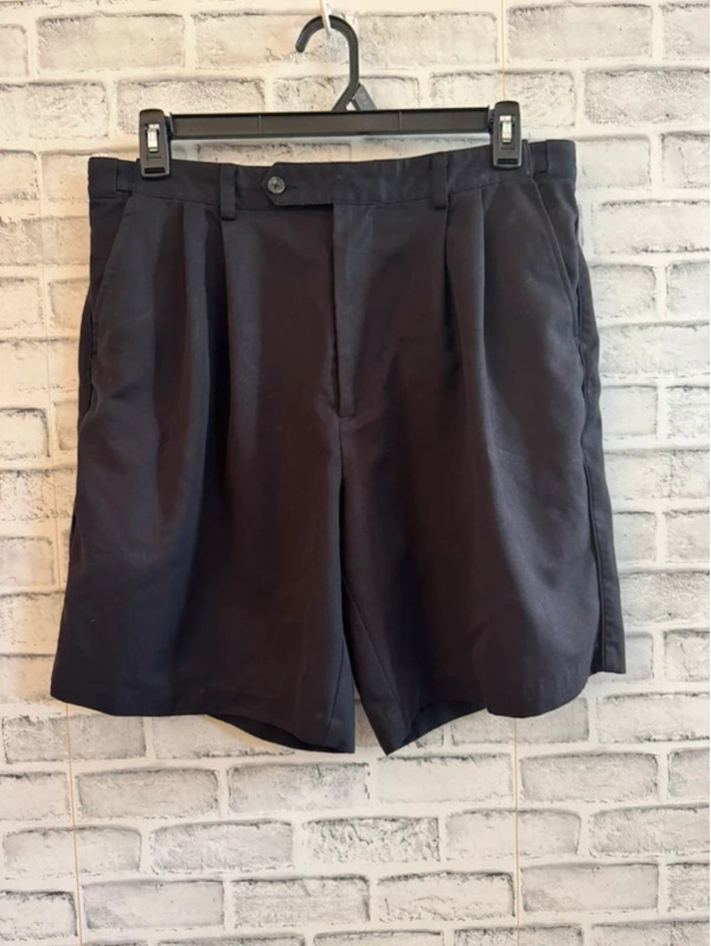 Men’s Izod XFG black golf shorts size 36